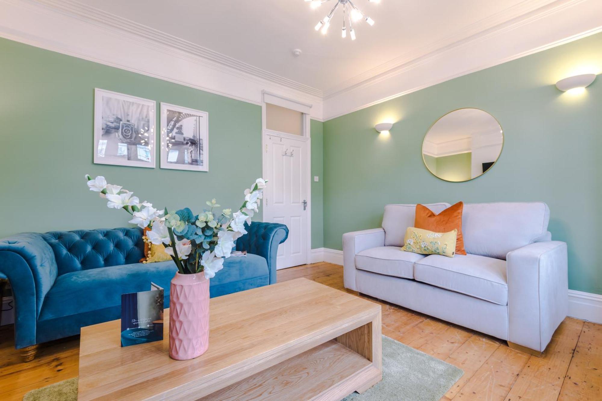 Incredible - Five Bedroom - 7 Actual Beds - 6 Bathroom House By Purestay - Central Bath With Parking Dış mekan fotoğraf