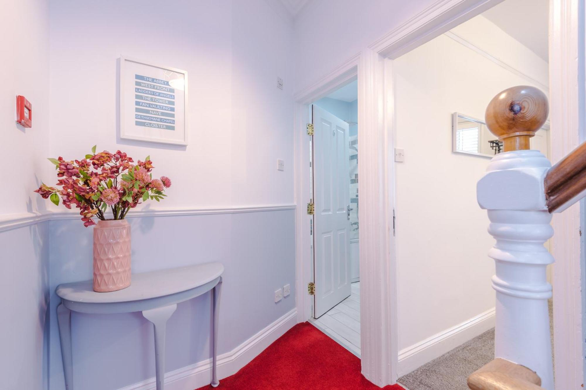 Incredible - Five Bedroom - 7 Actual Beds - 6 Bathroom House By Purestay - Central Bath With Parking Dış mekan fotoğraf