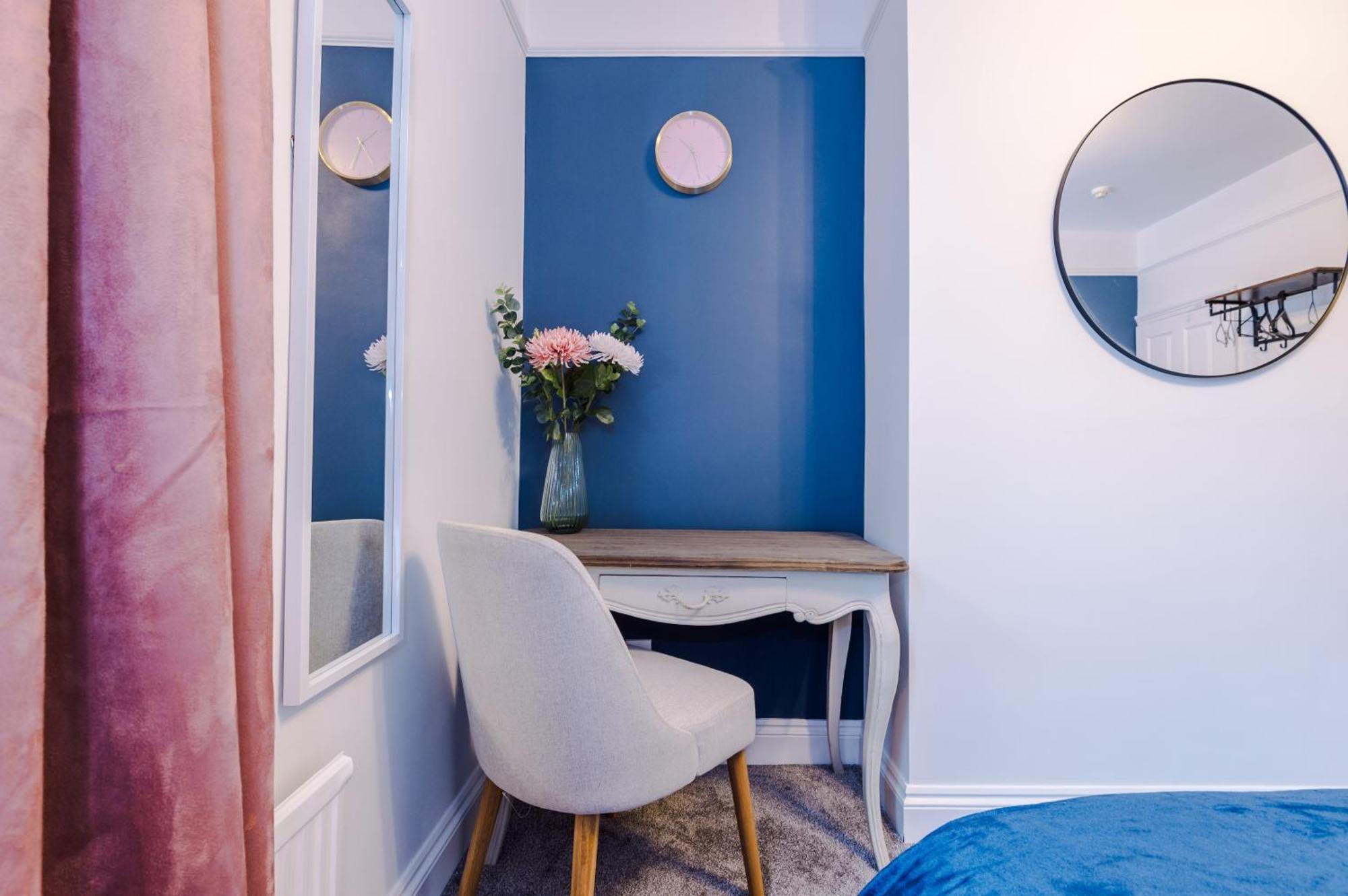 Incredible - Five Bedroom - 7 Actual Beds - 6 Bathroom House By Purestay - Central Bath With Parking Dış mekan fotoğraf